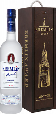 Kremlin Award, Vintage, wooden box