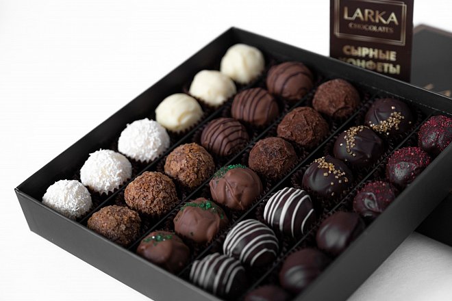 Купить Ассорти из 30 сырных конфет Larka Chocolates в Москве